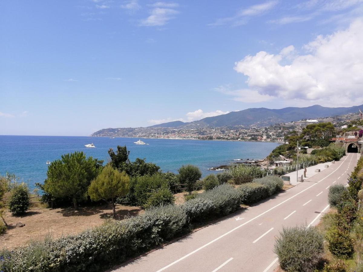 Villaggio Turistico La Vesca Санремо Экстерьер фото